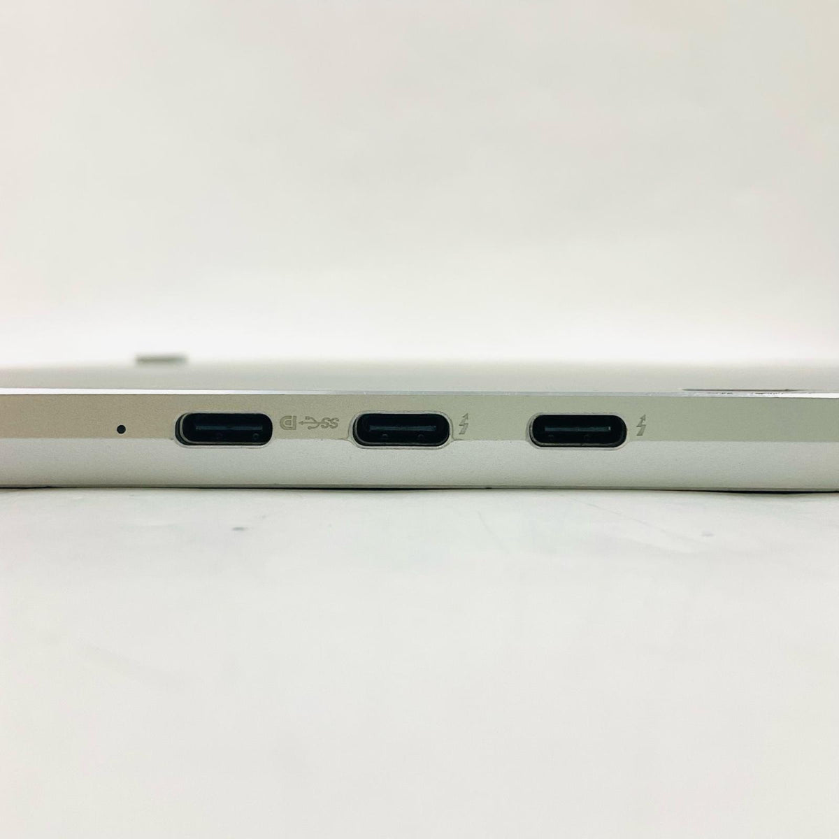【最速発送】HP Elite x2 G4 i5-8265U 1.6GHz 8GB M.2 SSD 256GB 100%【難有】