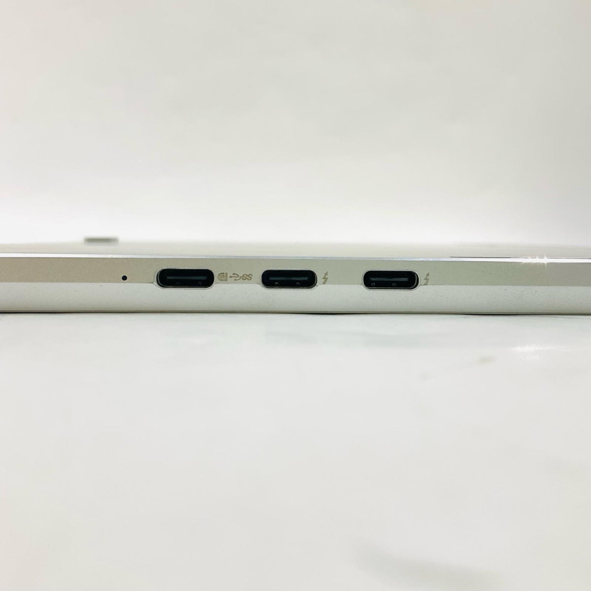 【全額返金保証】【最速発送】HP Elite x2 G4 i5-8265U 1.6GHz 8GB M.2 SSD 256GB 100% 美品 動作確認済