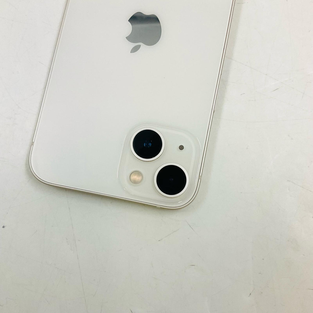 【全額返金保証】【最速発送】Apple iPhone iPhone 13 128GB スターライト docomo SIMフリー 白ロム 美品 動作確認済 84%
