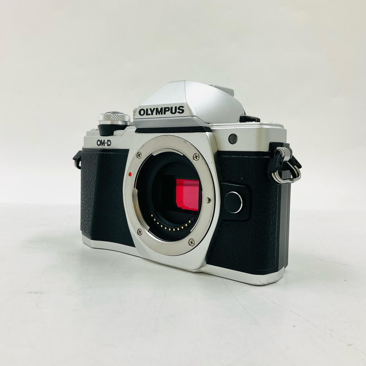 【全額返金保証】【最速発送】OLYMPUS デジタル一眼 OM-D E-M10 Mark II ボディ [シルバー] 動作確認済