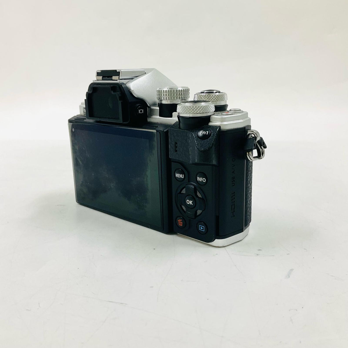 【全額返金保証】【最速発送】OLYMPUS デジタル一眼 OM-D E-M10 Mark II ボディ [シルバー] 動作確認済