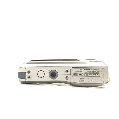【全額返金保証】【最速発送】FUJIFILM コンパクトデジタルカメラ A100 動作確認済