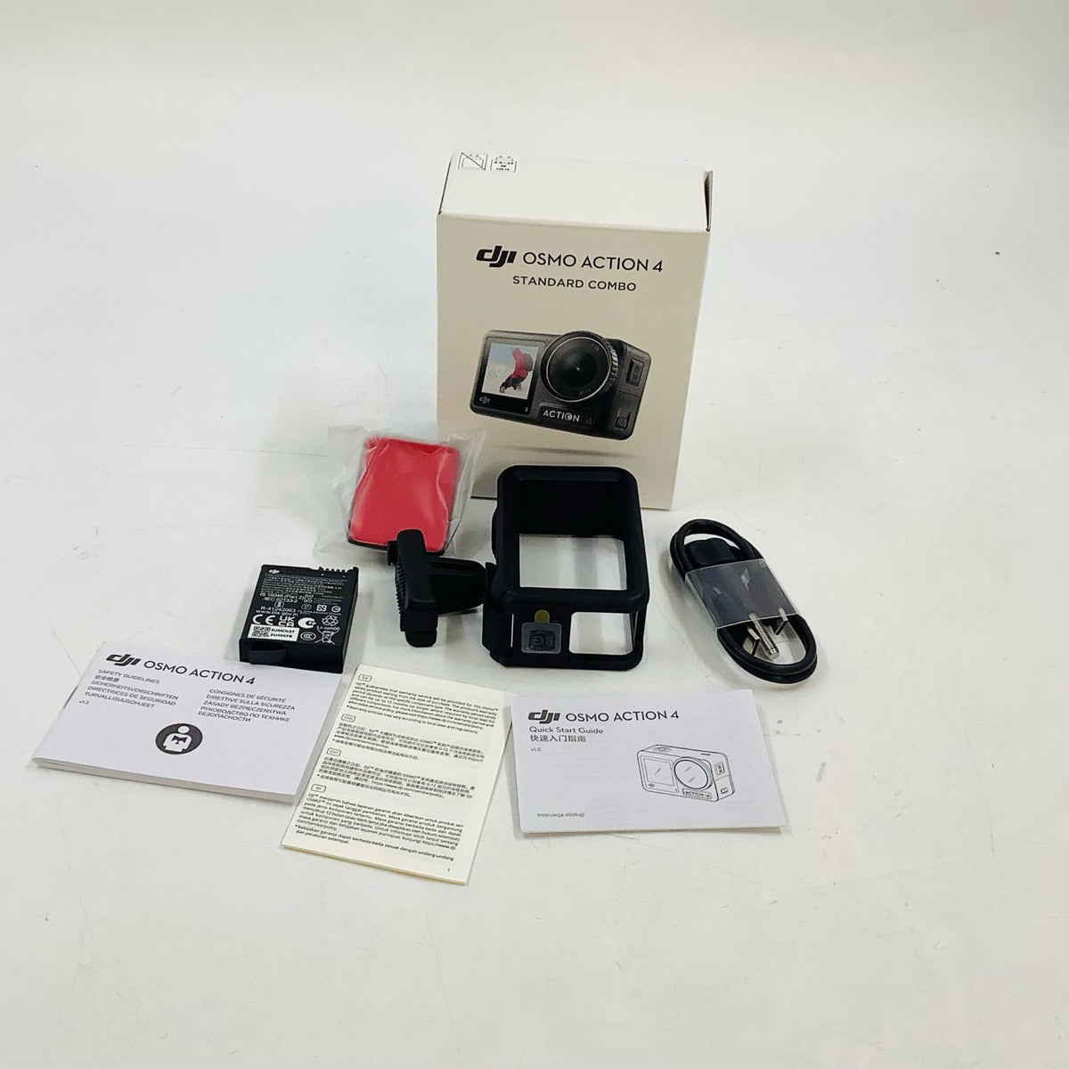 【全額返金保証】【最速発送】DJI Osmo Action 4 スタンダードコンボ 美品 動作確認済