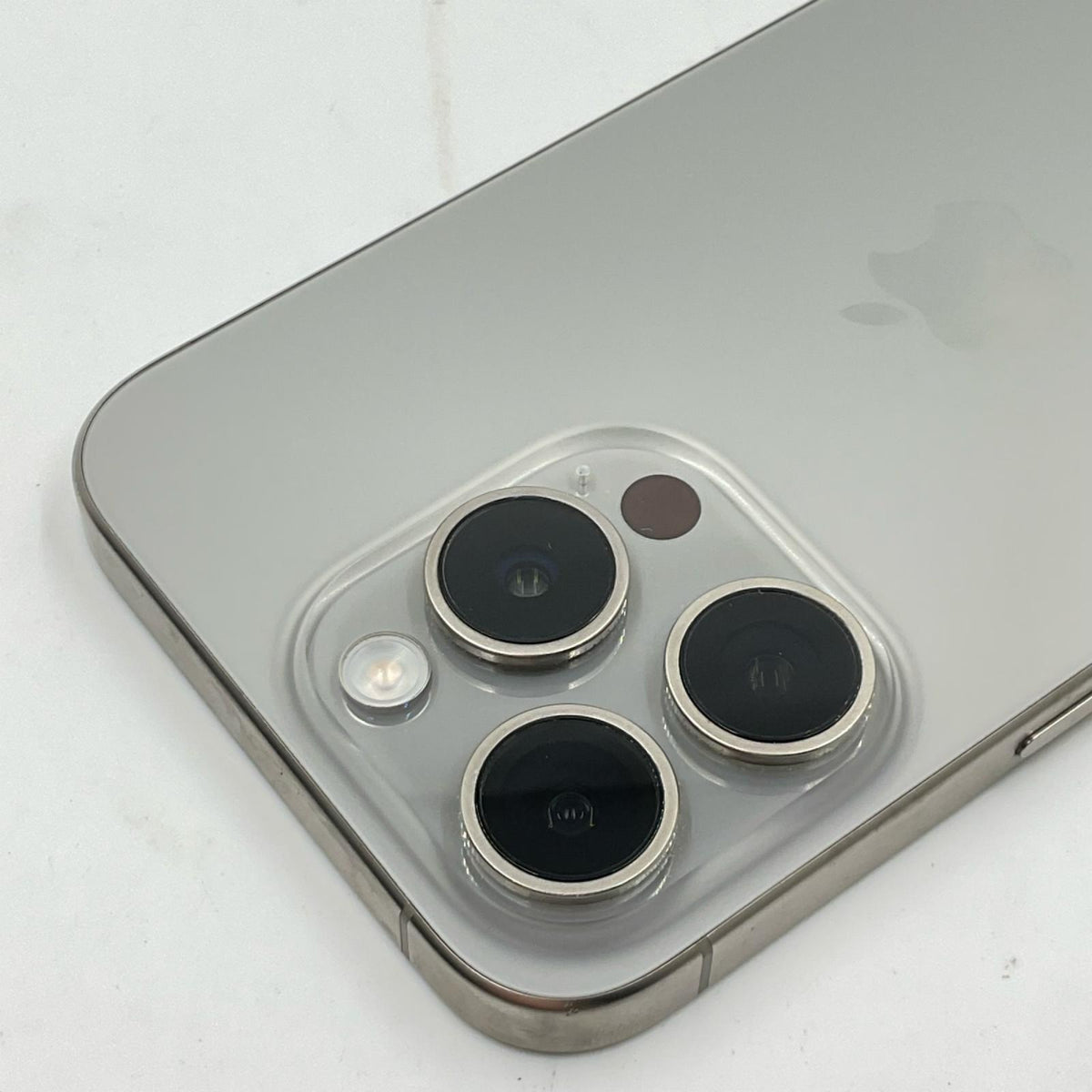 【全額返金保証】【最速発送】Apple iPhone iPhone Pro 15 256GB ナチュラルチタニウム SIMフリー 白ロム 美品 動作確認済 85%