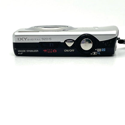 【全額返金保証】【最速発送】Canon コンパクトデジタルカメラ IXY DIGITAL 920 IS シルバー 動作確認済