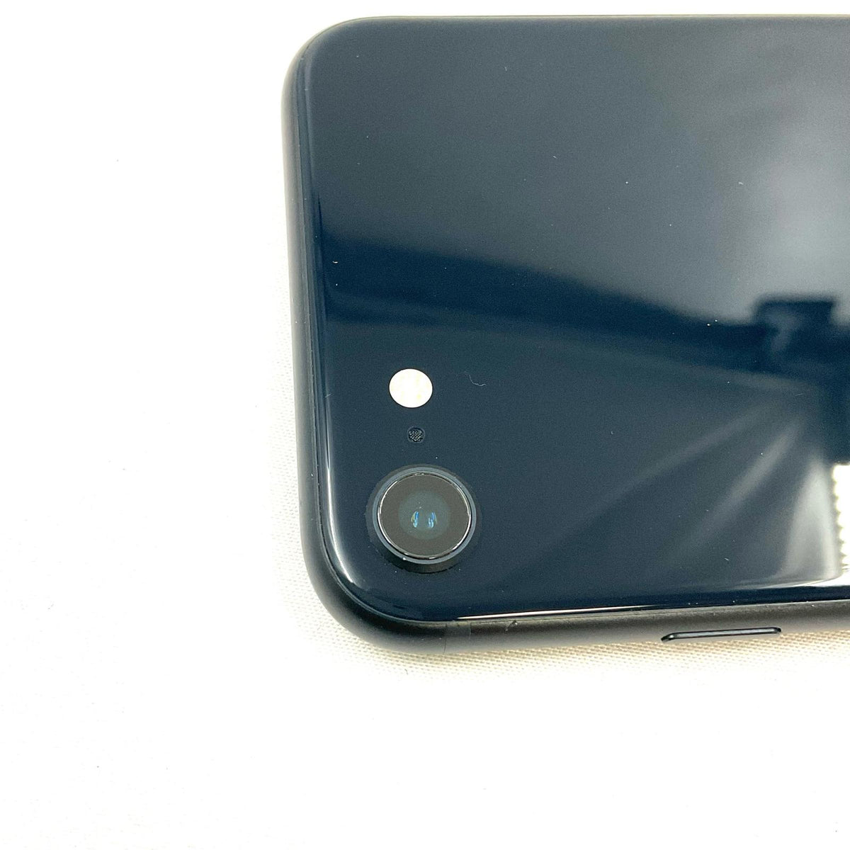 【全額返金保証】【最速発送】Apple iPhone iPhone SE（第3世代） 64GB Softbank SIMフリー 白ロム 動作確認済 81%
