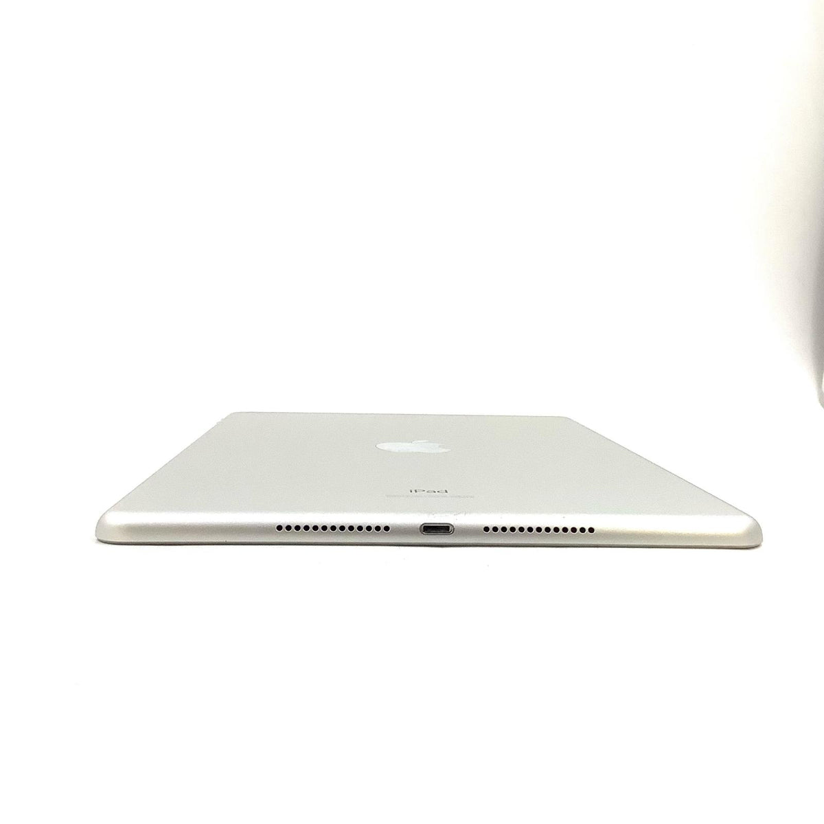【全額返金保証】【最速発送】Apple iPad iPad 10.2インチ 第7世代 32GB シルバー Wi-Fi 動作確認済