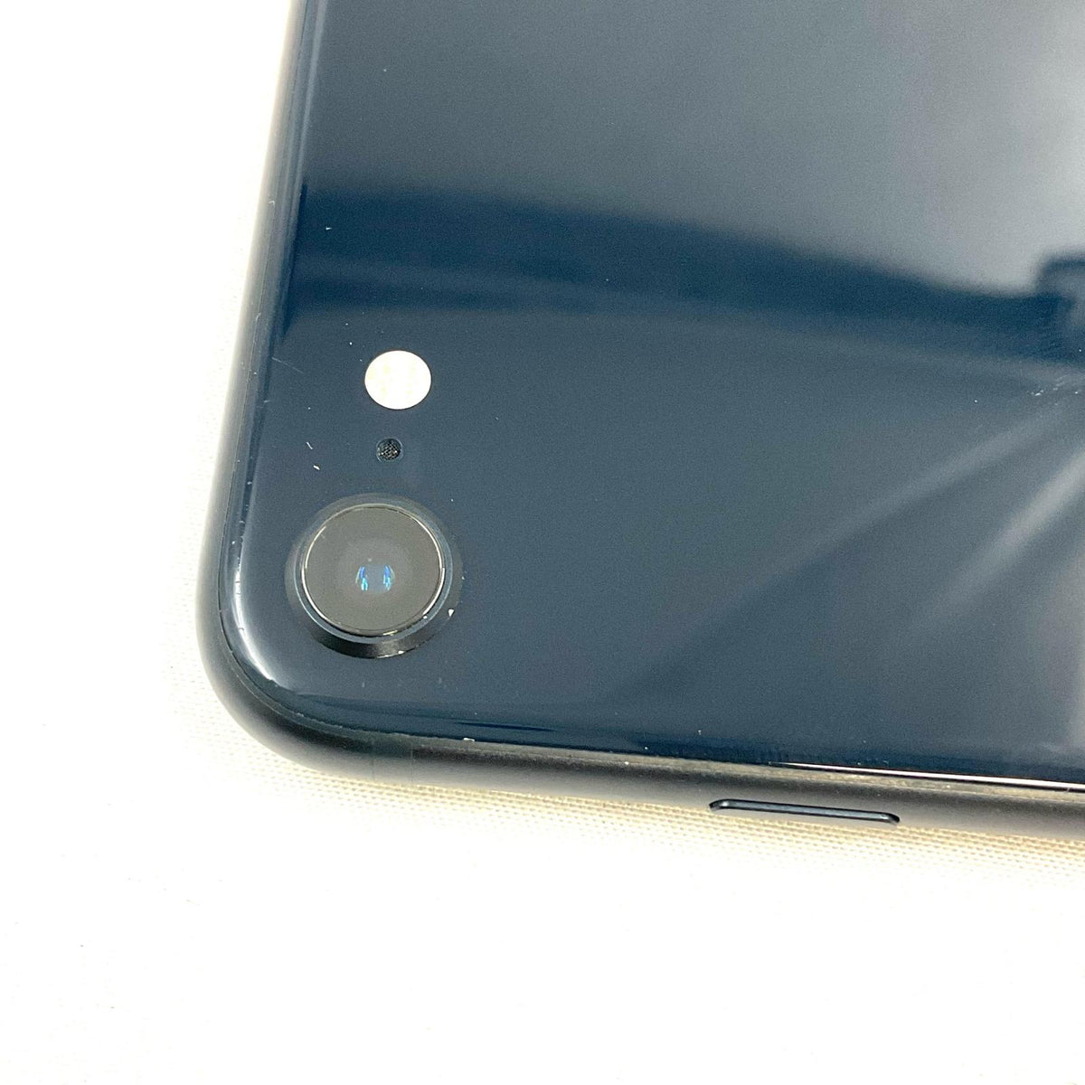 【全額返金保証】【最速発送】Apple iPhone iPhone SE（第3世代） 64GB Softbank SIMフリー 白ロム 動作確認済 86%