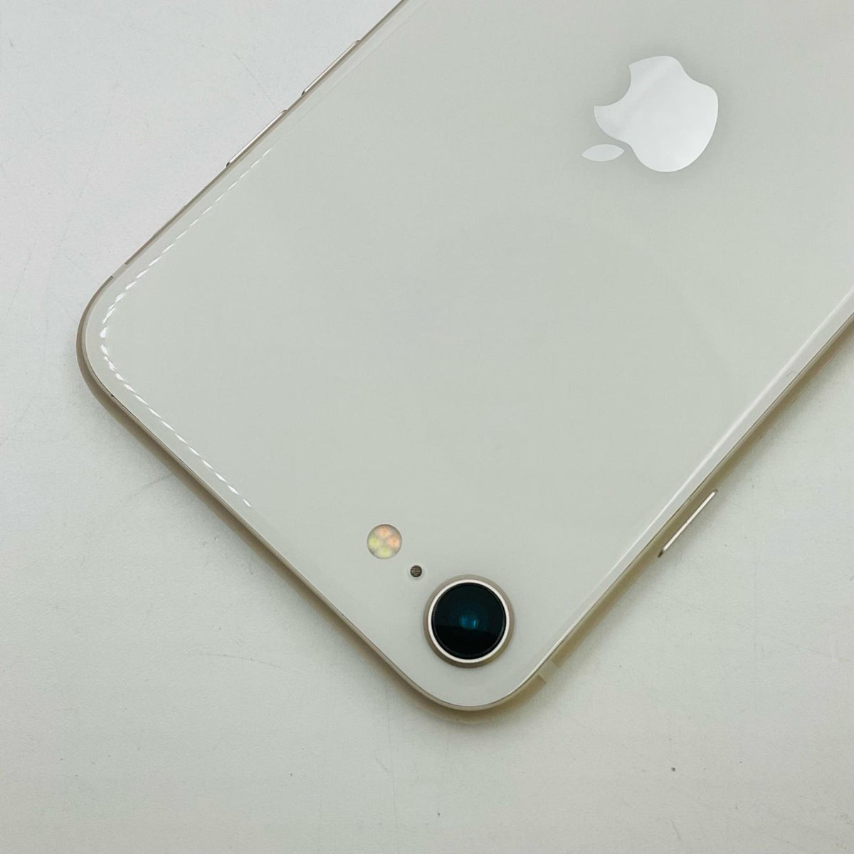 【全額返金保証】【最速発送】Apple iPhone SE（第3世代） 64GB スターライト Softbank SIMフリー 白ロム 動作確認済 92%