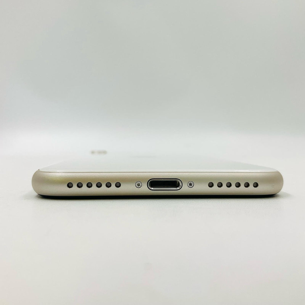 【全額返金保証】【最速発送】Apple iPhone SE（第3世代） 64GB スターライト Softbank SIMフリー 白ロム 動作確認済 92%