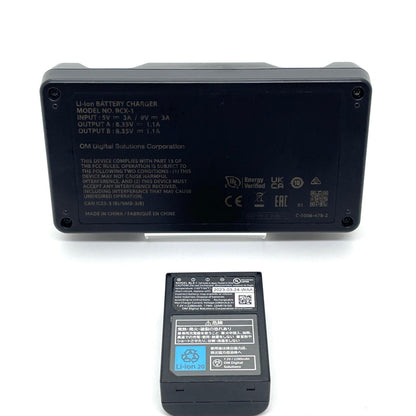 【全額返金保証】【最速発送】OM SYSTEM SBCX-1 リチウムイオン充電器電池セット 動作確認済