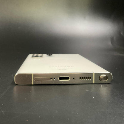 【全額返金保証】【最速発送】SAMSUNG Galaxy S23 Ultra 256GB Cream docomo SC-52D 白ロム 動作確認済