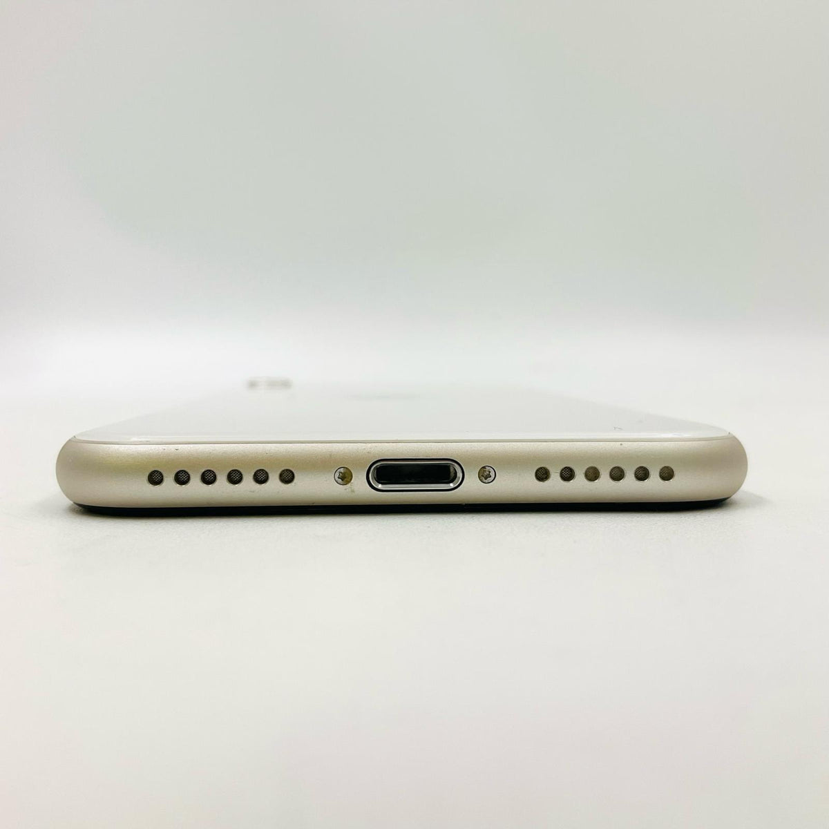 【最速発送】Apple iPhone iPhone SE（第3世代） 64GB スターライト Softbank 白ロム【難有】 74%