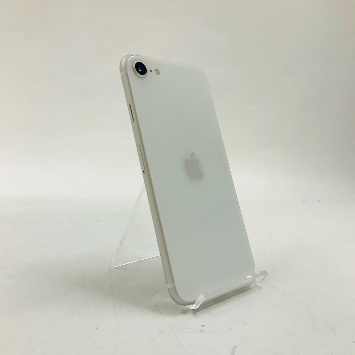 【全額返金保証】【最速発送】Apple iPhone iPhone SE（第2世代） 64GB ホワイト Softbank 白ロム 動作確認済 74%