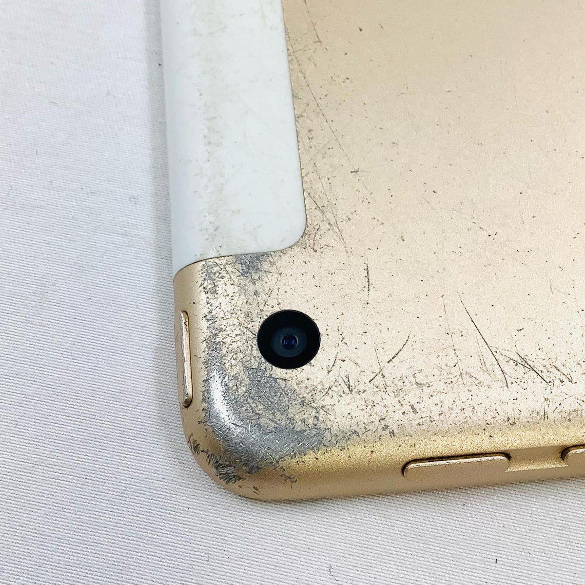 【最速発送】Apple iPad iPad 9.7インチ 第5世代 ゴールド WiFi+Cellular【難有】