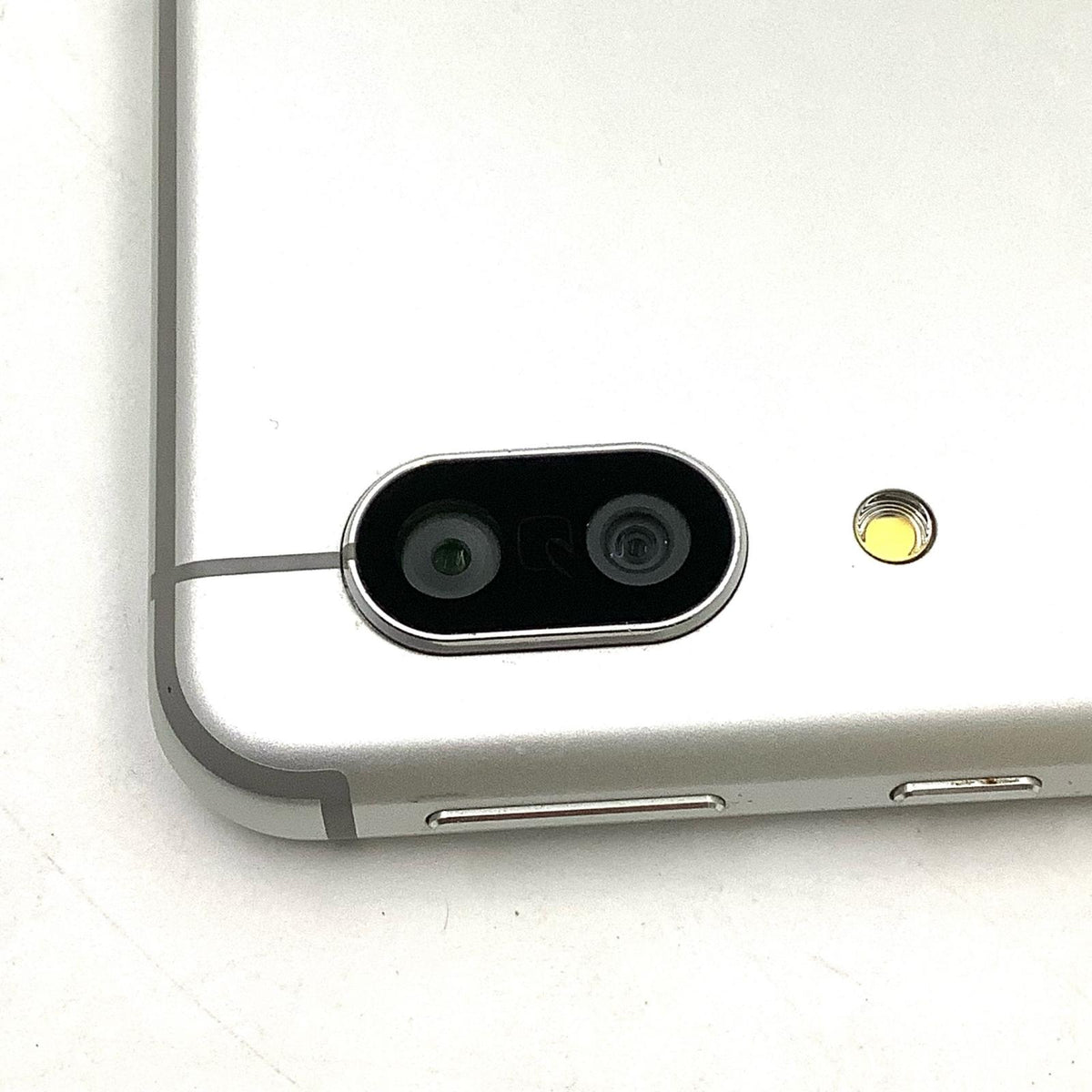 【全額返金保証】【最速発送】SHARP AQUOS sense3 64GB ホワイト docomo SH-02M 白ロム 動作確認済