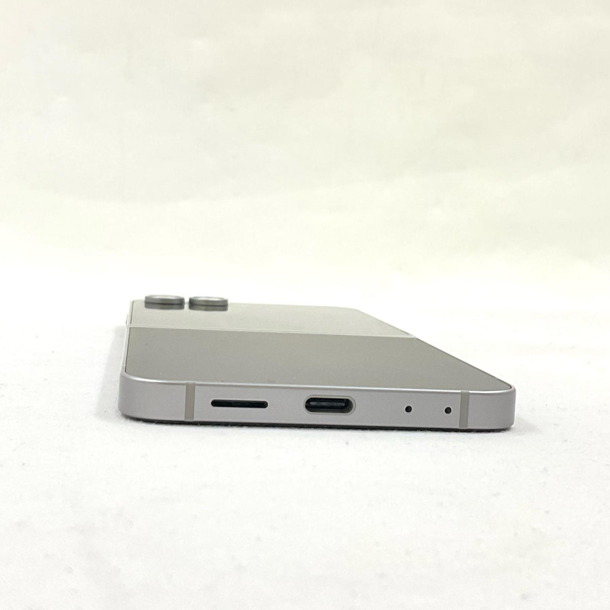 【全額返金保証】【最速発送】SAMSUNG Galaxy Z Flip6 256GB シルバー docomo SIMフリー SC-54E 白ロム 動作確認済