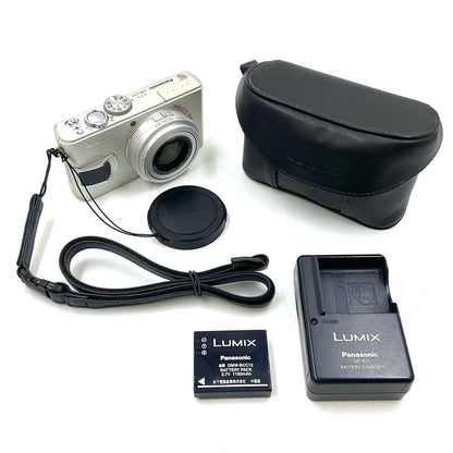 【全額返金保証】【最速発送】Panasonic コンパクトデジタルカメラ LUMIX DMC-LX2 シルバー 美品 動作確認済