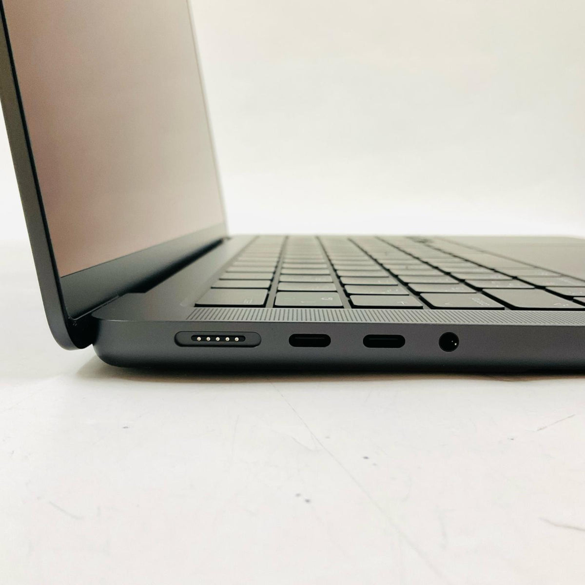 【全額返金保証】【最速発送】Apple MacBook Pro 14インチ 2026 M5 Pro 15コア 24GB 1TB スペースブラック 100% 超美品 動作確認済
