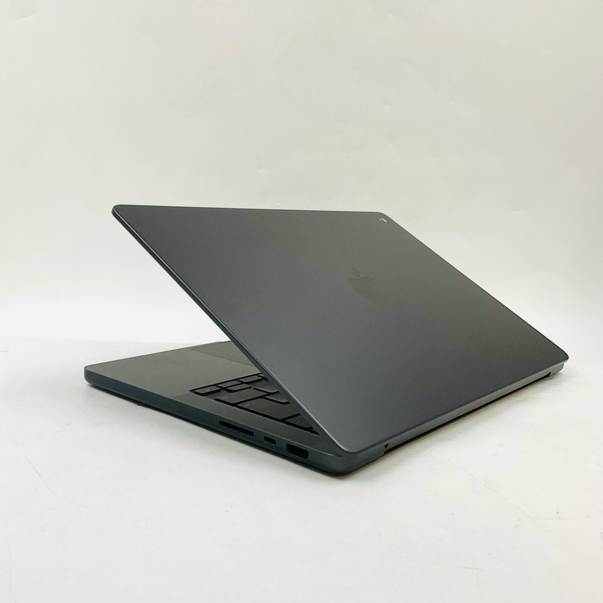 【全額返金保証】【最速発送】Apple MacBook Pro 14インチ 2025 M5 10コア 16GB 1TB スペースブラック 100% 超美品 動作確認済