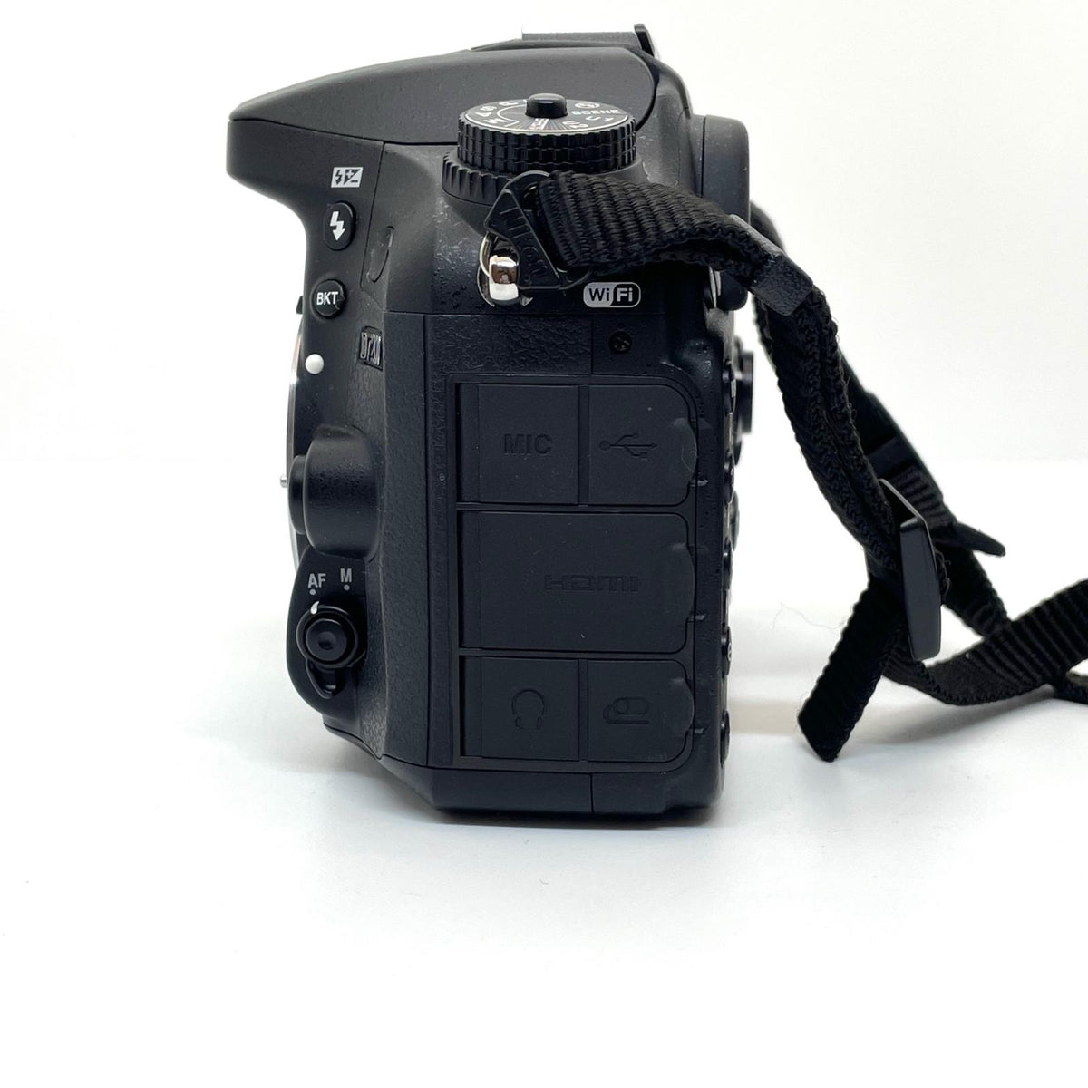 【全額返金保証】【最速発送】Nikon デジタル一眼 D7200 ボディ ブラック 美品 動作確認済