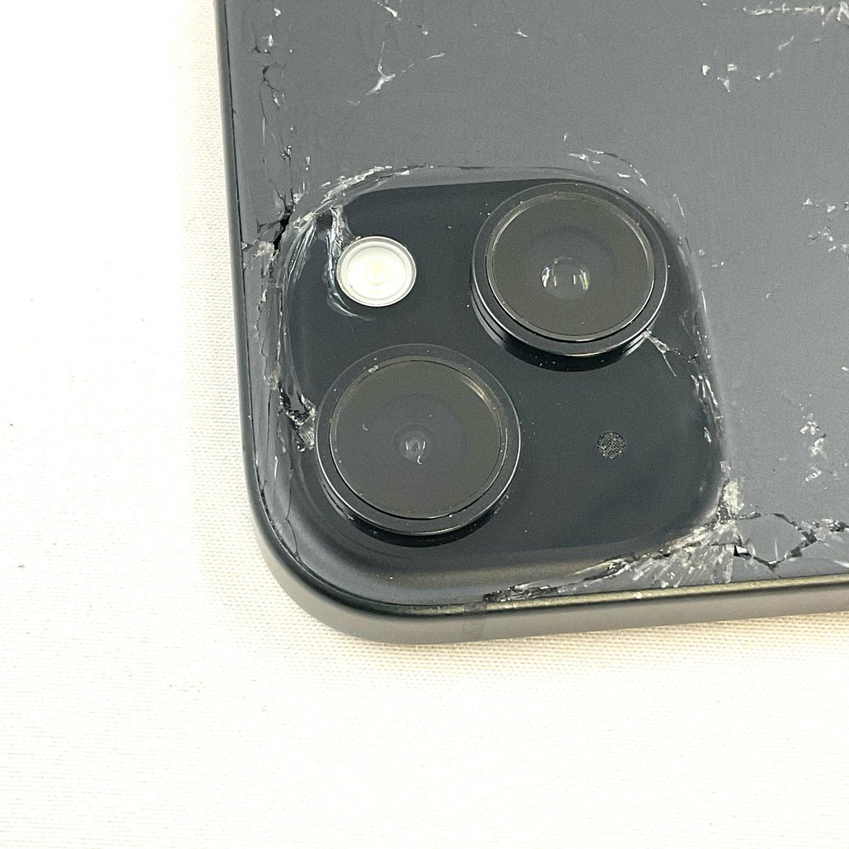 【最速発送】Apple iPhone iPhone 15 128GB ブラック Softbank 白ロム【難有】 76%
