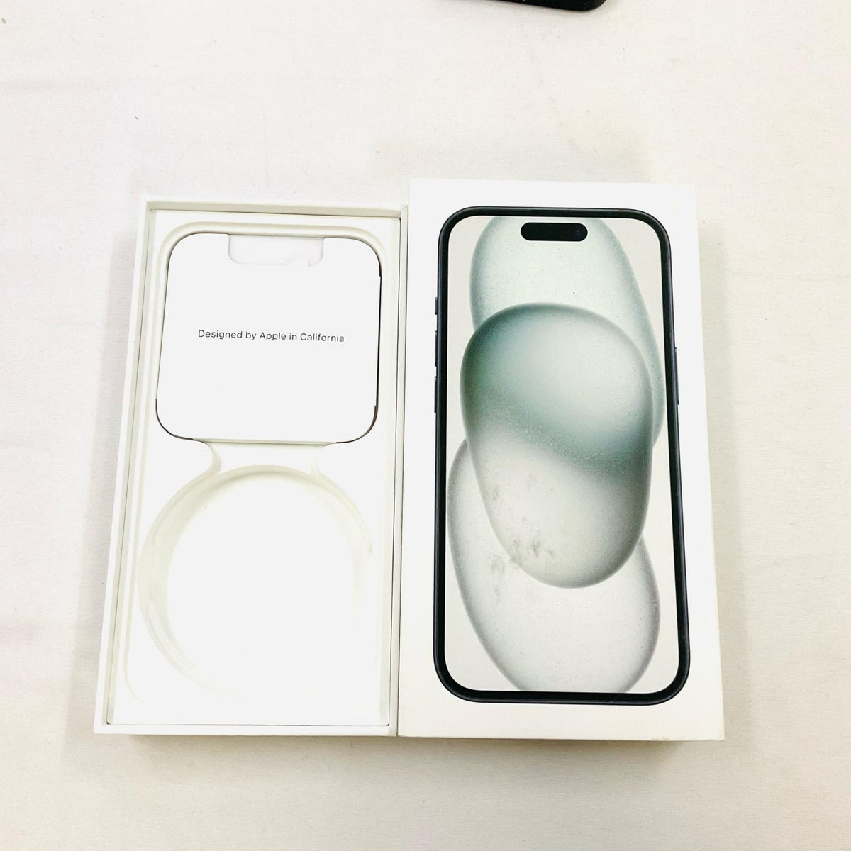 【最速発送】Apple iPhone iPhone 15 128GB ブラック Softbank 白ロム【難有】 76%