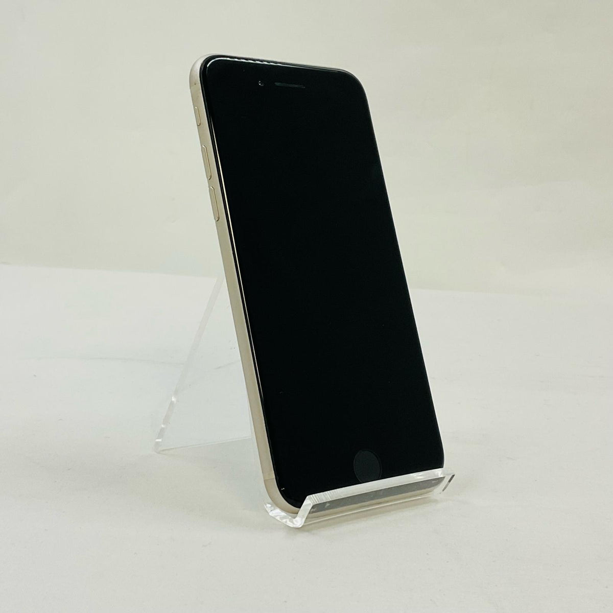 【最速発送】Apple iPhone iPhone SE（第3世代） 64GB スターライト au 白ロム【難有】 79%