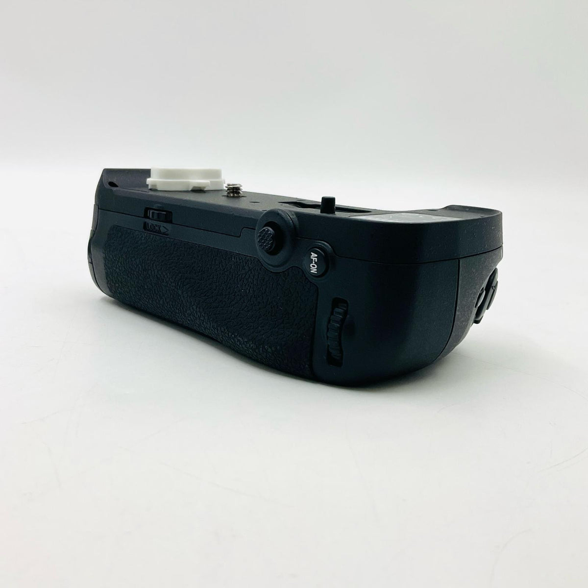 【全額返金保証】【最速発送】Nikon MB-D18 マルチバッテリーパック 動作確認済