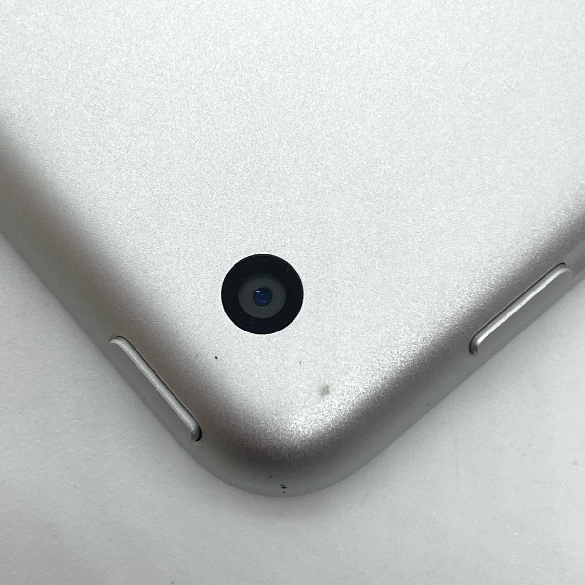 【全額返金保証】【最速発送】Apple iPad iPad 10.2インチ 第9世代 64GB シルバー Wi-Fi 動作確認済