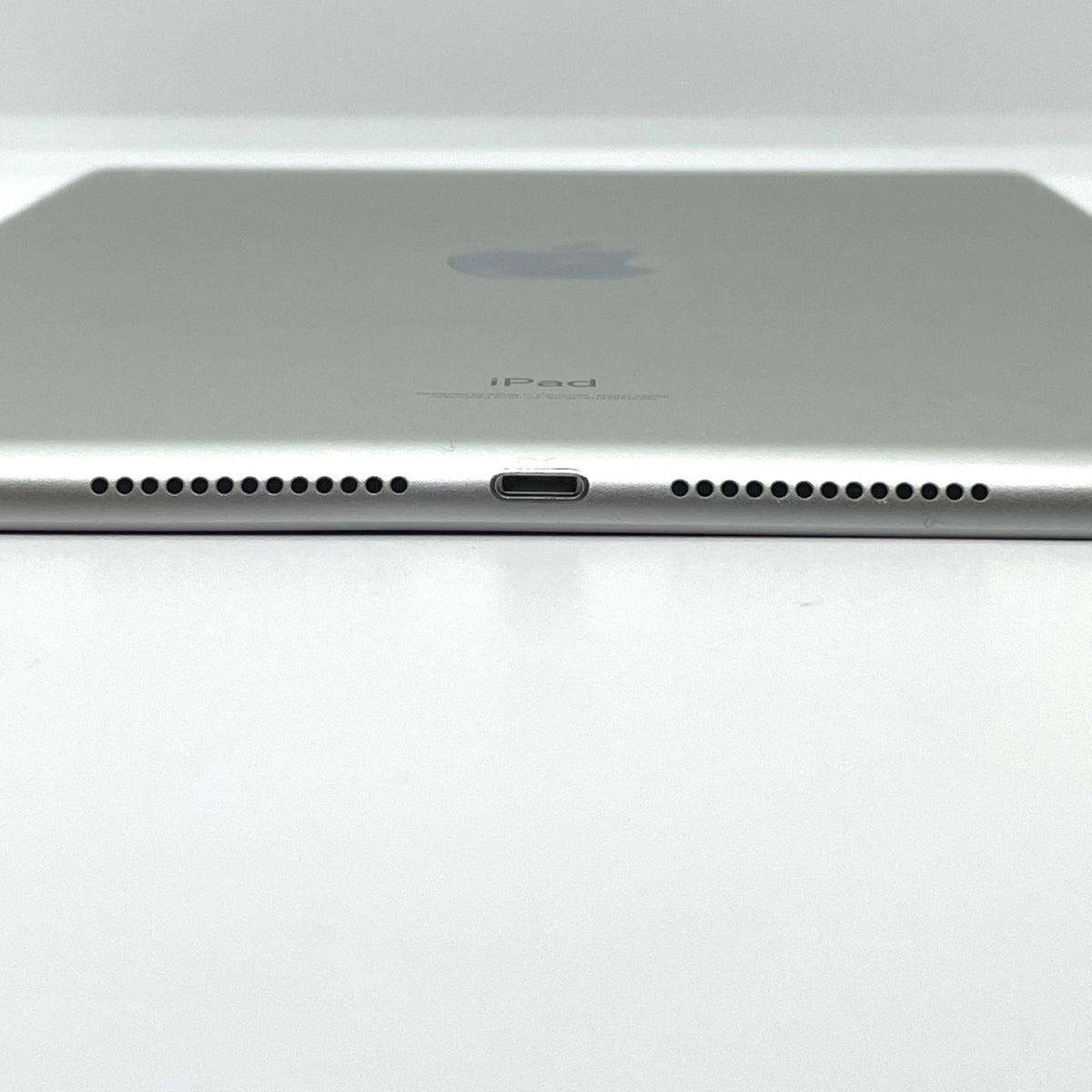 【全額返金保証】【最速発送】Apple iPad iPad 10.2インチ 第9世代 64GB シルバー Wi-Fi 動作確認済