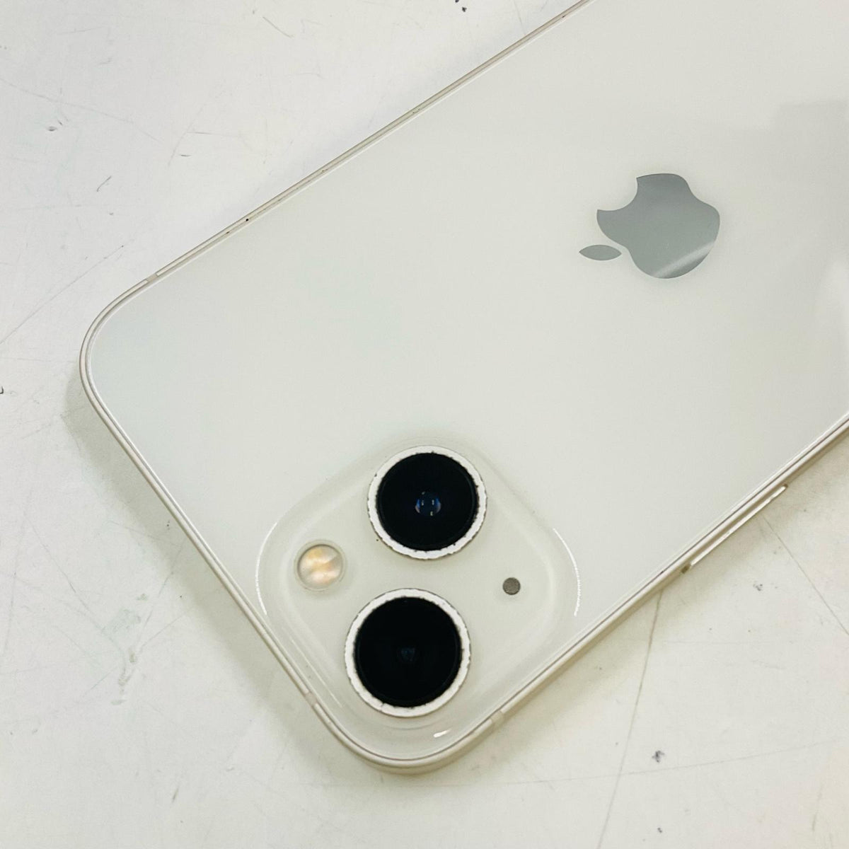 【全額返金保証】【最速発送】Apple iPhone iPhone 13 128GB スターライト docomo SIMフリー 白ロム 動作確認済 79%