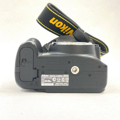 【全額返金保証】【最速発送】Nikon デジタル一眼 D3200 ボディ ブラック 動作確認済