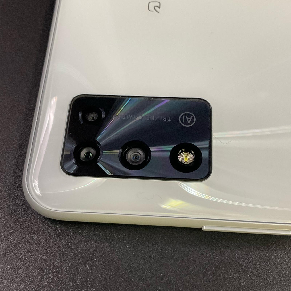 【全額返金保証】【最速発送】ZTE Libero 5G II 64GB ホワイト Softbank A103ZT 白ロム 美品 動作確認済
