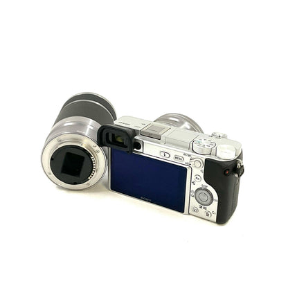 【全額返金保証】【最速発送】Sony デジタル一眼 α6400 ILCE-6400 ダブルズームレンズキット シルバー 美品 動作確認済