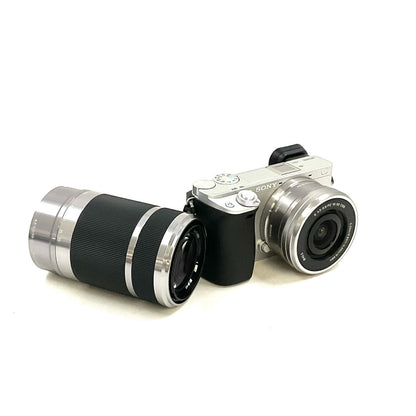 【全額返金保証】【最速発送】Sony デジタル一眼 α6400 ILCE-6400 ダブルズームレンズキット シルバー 美品 動作確認済