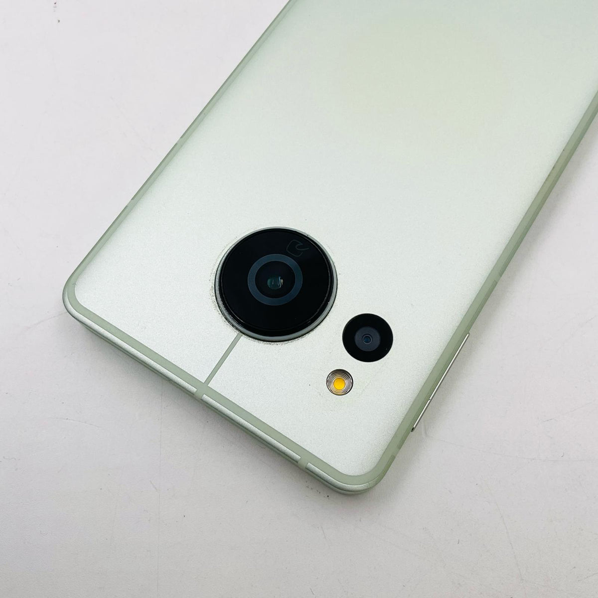 【最速発送】SHARP AQUOS sense8 128GB SIMフリー SH-M26 白ロム【難有】