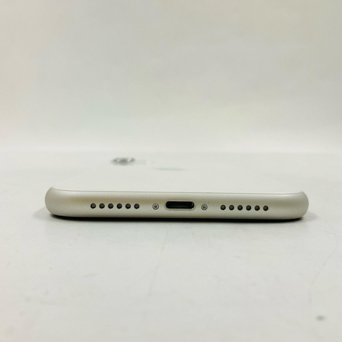 【全額返金保証】【最速発送】Apple iPhone iPhone 11 64GB ホワイト SIMフリー 白ロム 動作確認済 80%