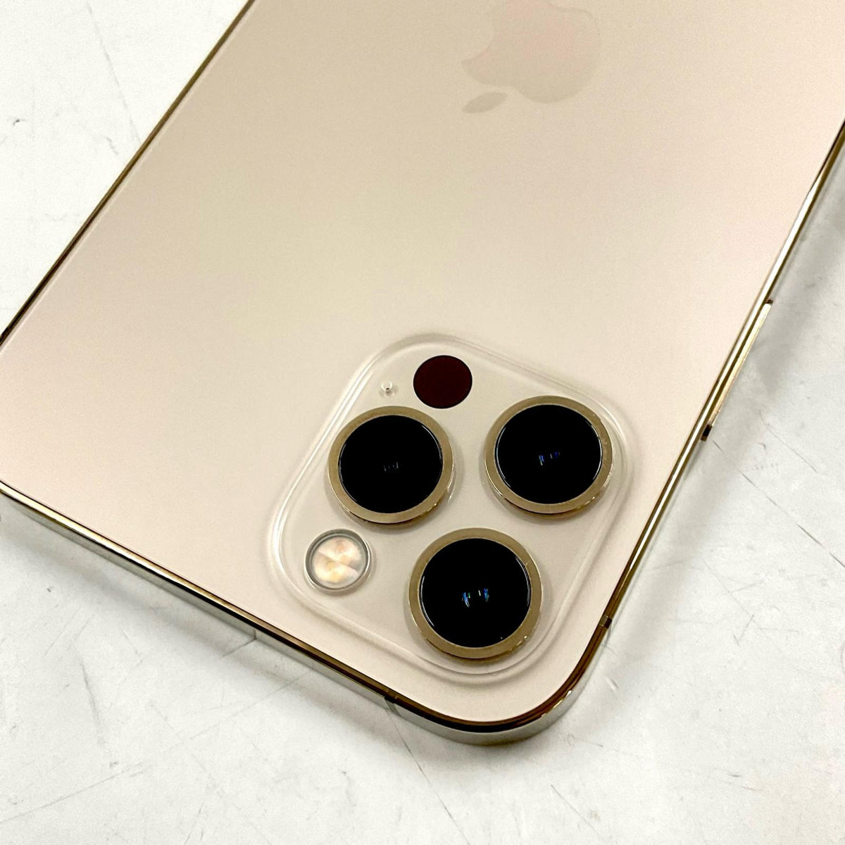 【全額返金保証】【最速発送】Apple iPhone iPhone 12 Pro 256GB ゴールド au SIMフリー 白ロム 動作確認済 82%