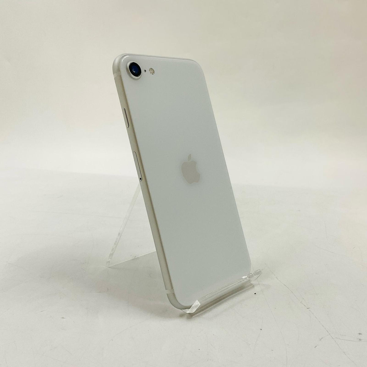 【全額返金保証】【最速発送】Apple iPhone iPhone SE（第2世代） 64GB ホワイト au SIMフリー 白ロム 動作確認済 77%