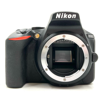 【全額返金保証】【最速発送】Nikon デジタル一眼 D5600 ダブルズームキット ブラック 美品 動作確認済
