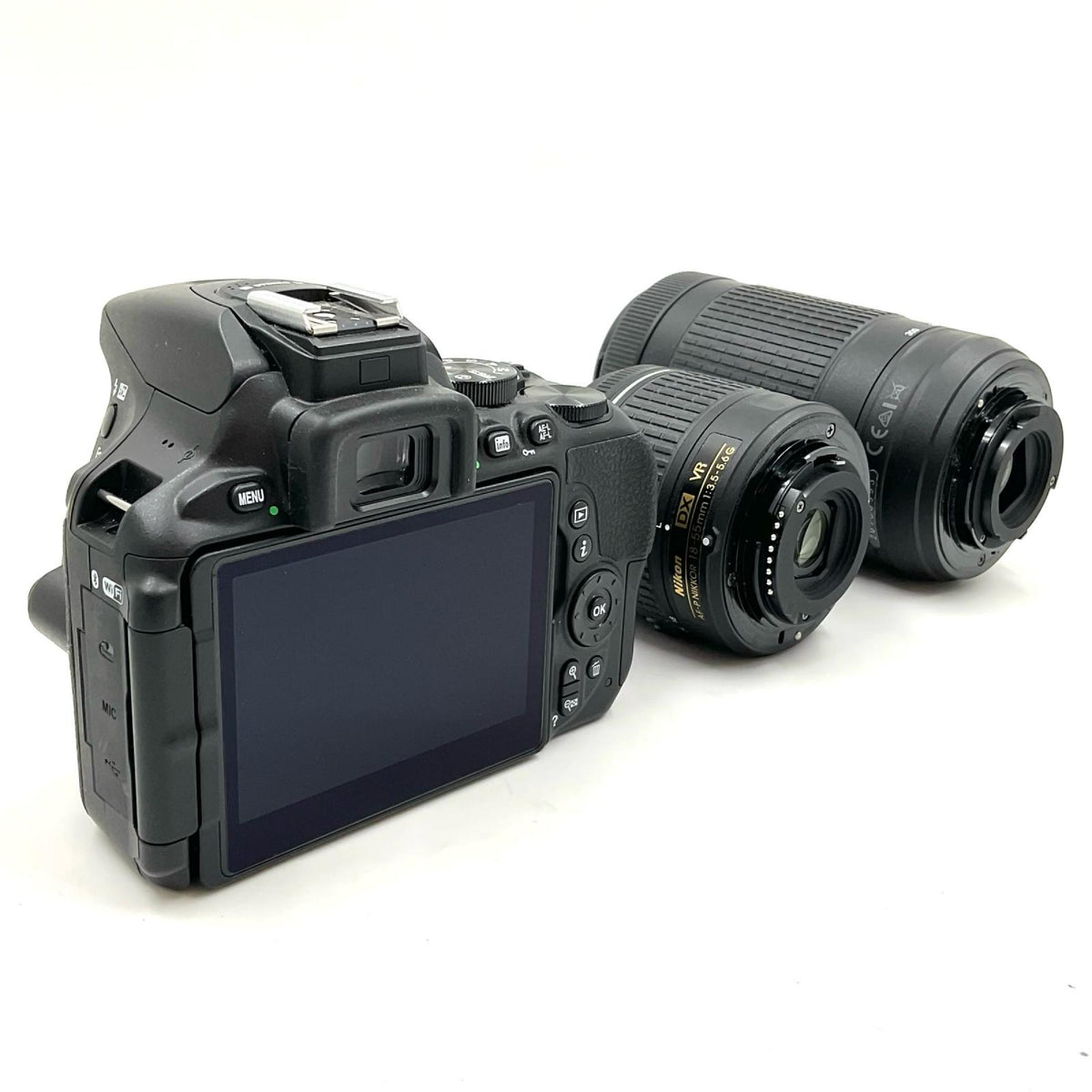 【全額返金保証】【最速発送】Nikon デジタル一眼 D5600 ダブルズームキット ブラック 美品 動作確認済