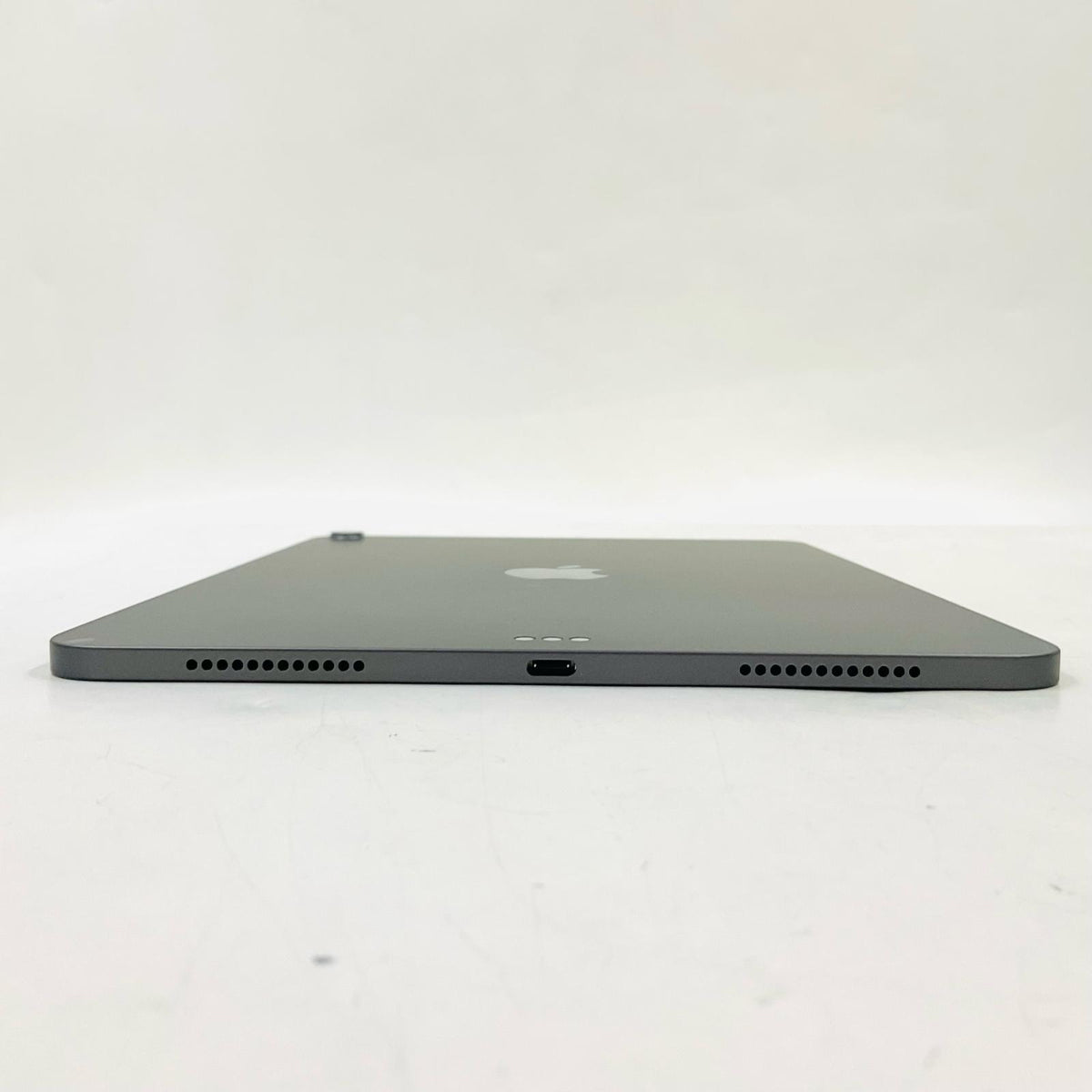 【全額返金保証】【最速発送】Apple iPad Air 10.9インチ 第5世代 64GB スペースグレイ Wi-Fi 美品 動作確認済