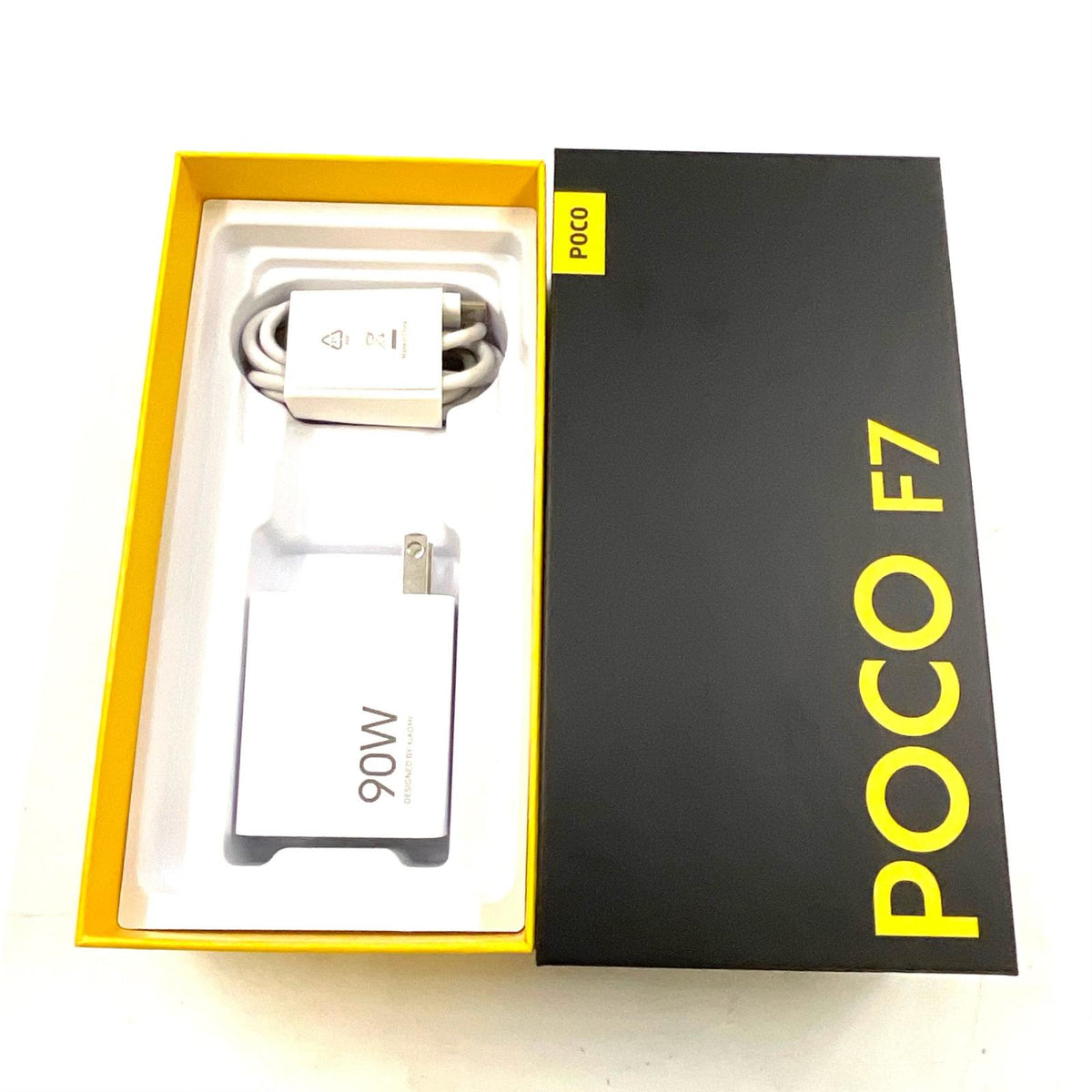 【全額返金保証】【最速発送】Xiaomi Xiaomi POCO F7 512GB ブラック SIMフリー 25053PC47G 白ロム 美品 動作確認済