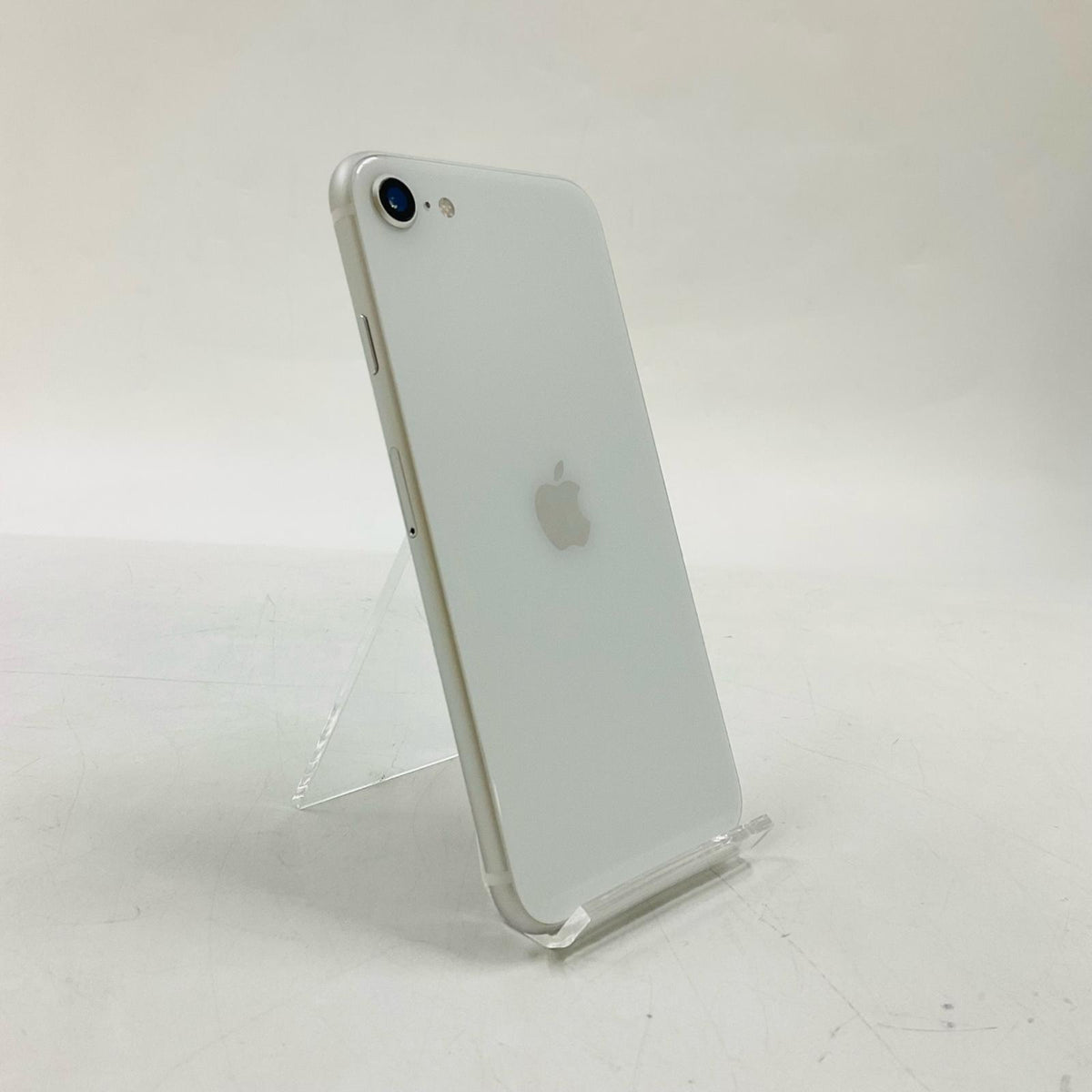 【全額返金保証】【最速発送】Apple iPhone iPhone SE（第2世代） 64GB ホワイト 白ロム 動作確認済 73%