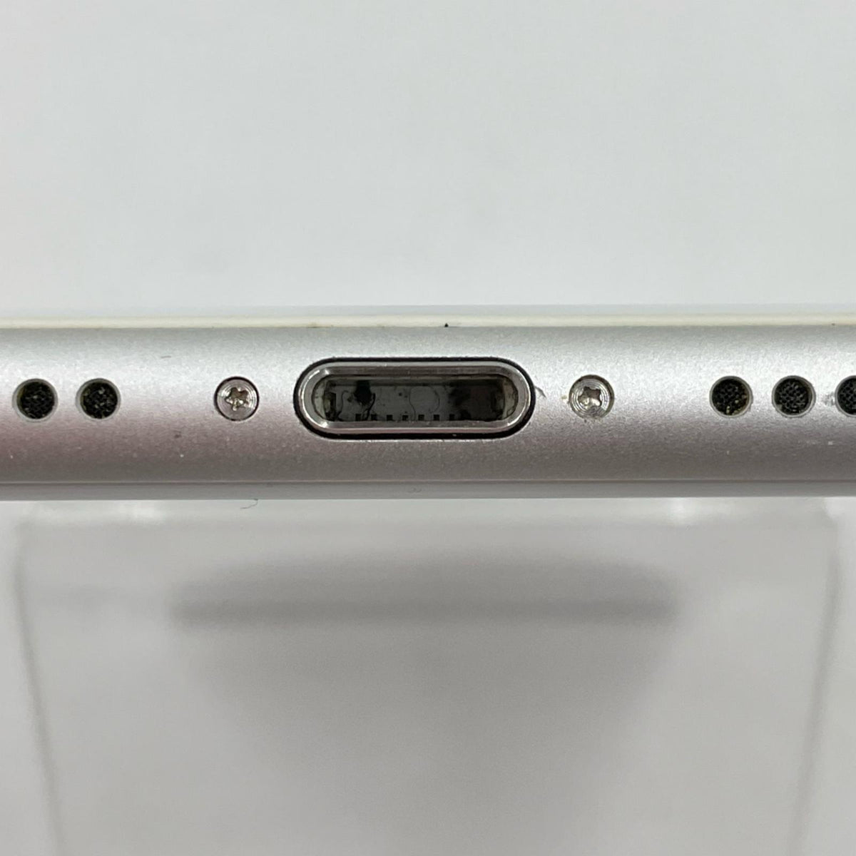 【全額返金保証】【最速発送】Apple iPhone iPhone 8 64GB シルバー docomo SIMフリー 白ロム 美品 動作確認済 85%