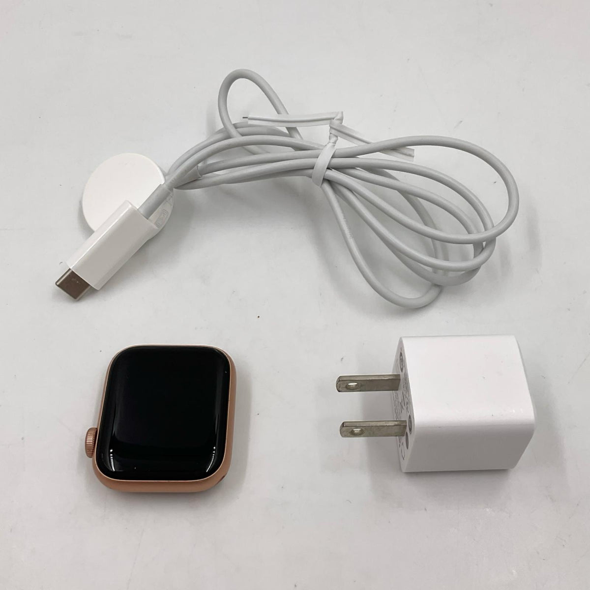 【全額返金保証】【最速発送】Apple Watch SE 初代 アルミニウム 40mm GPS+Cellular 白ロム 96% 美品 動作確認済