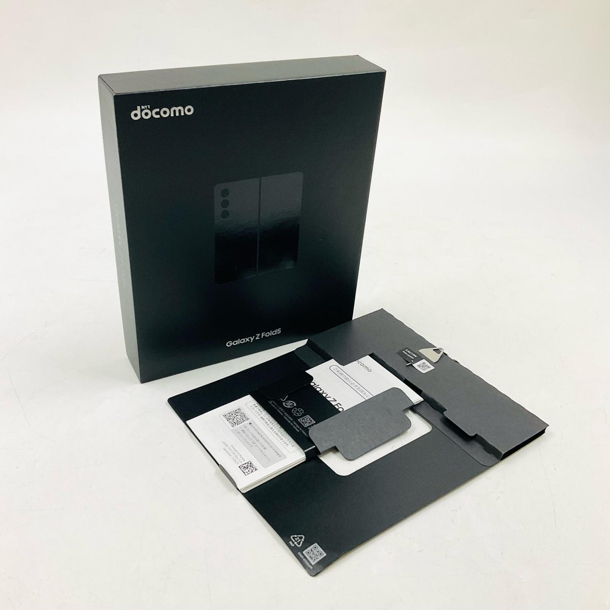【全額返金保証】【最速発送】SAMSUNG Galaxy Z Fold5 512GB ファントムブラック docomo SIMフリー SC-55D 白ロム 動作確認済