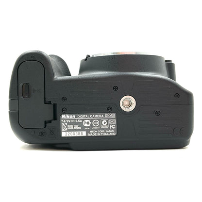 【全額返金保証】【最速発送】Nikon デジタル一眼 D3200 ボディ [ブラック] 動作確認済