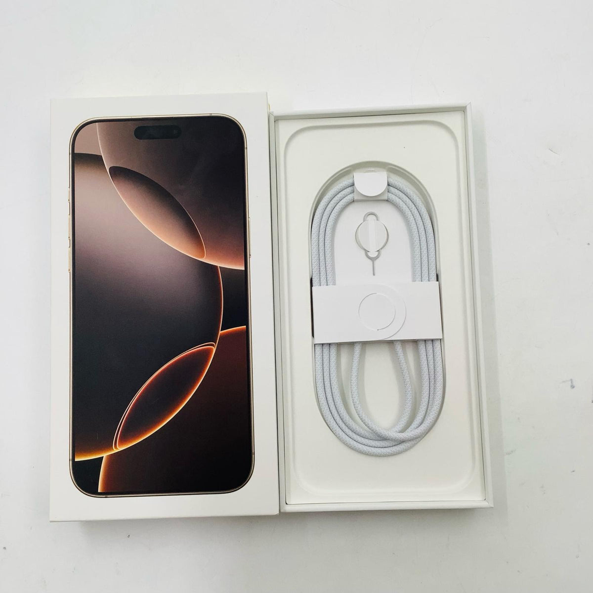 【全額返金保証】【最速発送】Apple iPhone iPhone 16 Pro Max 256GB デザートチタニウム SIMフリー 美品 動作確認済 89%